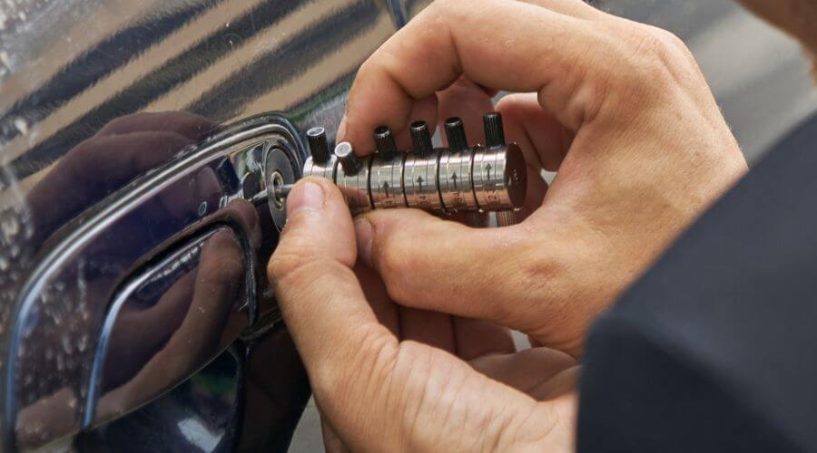 Professional residential roofers in La Harpe, KS